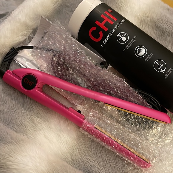 CHI 1" Ceramic Hairstyling Iron, Dream in Color. - Picture 4 of 5